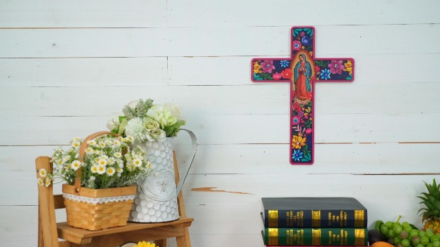 Amazon.com: Putuo Decor Floral Cross Wall Decor Painted Decorative